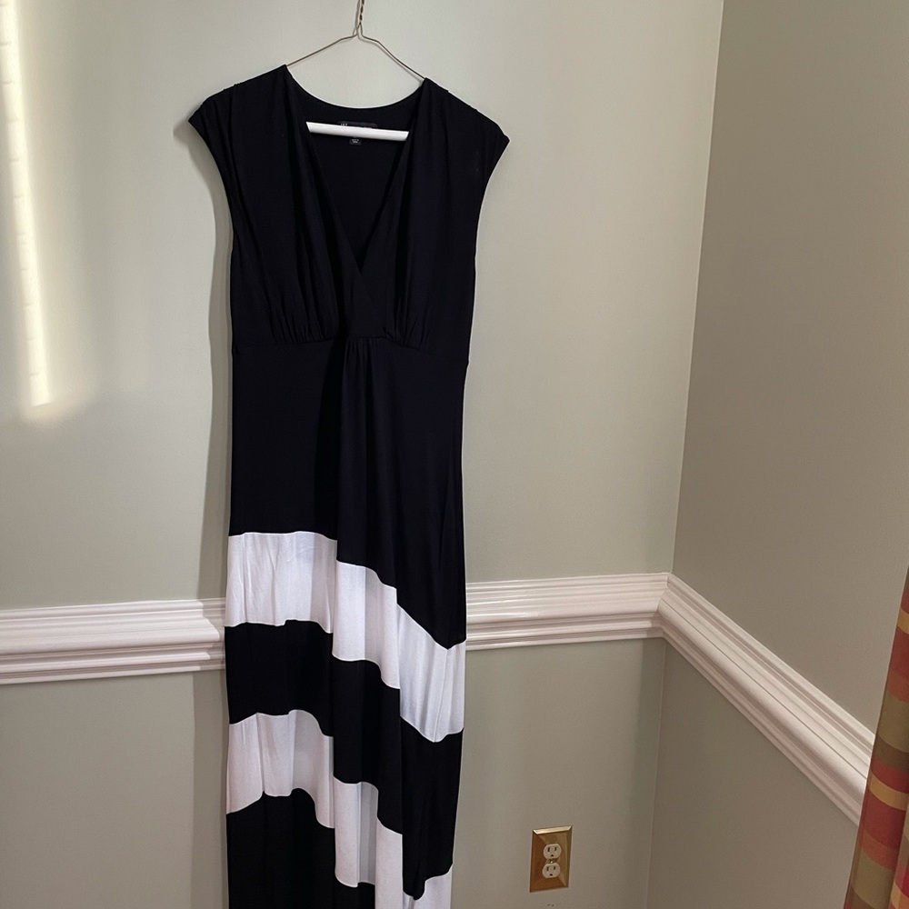INC Chevron striped dress Black Maxi